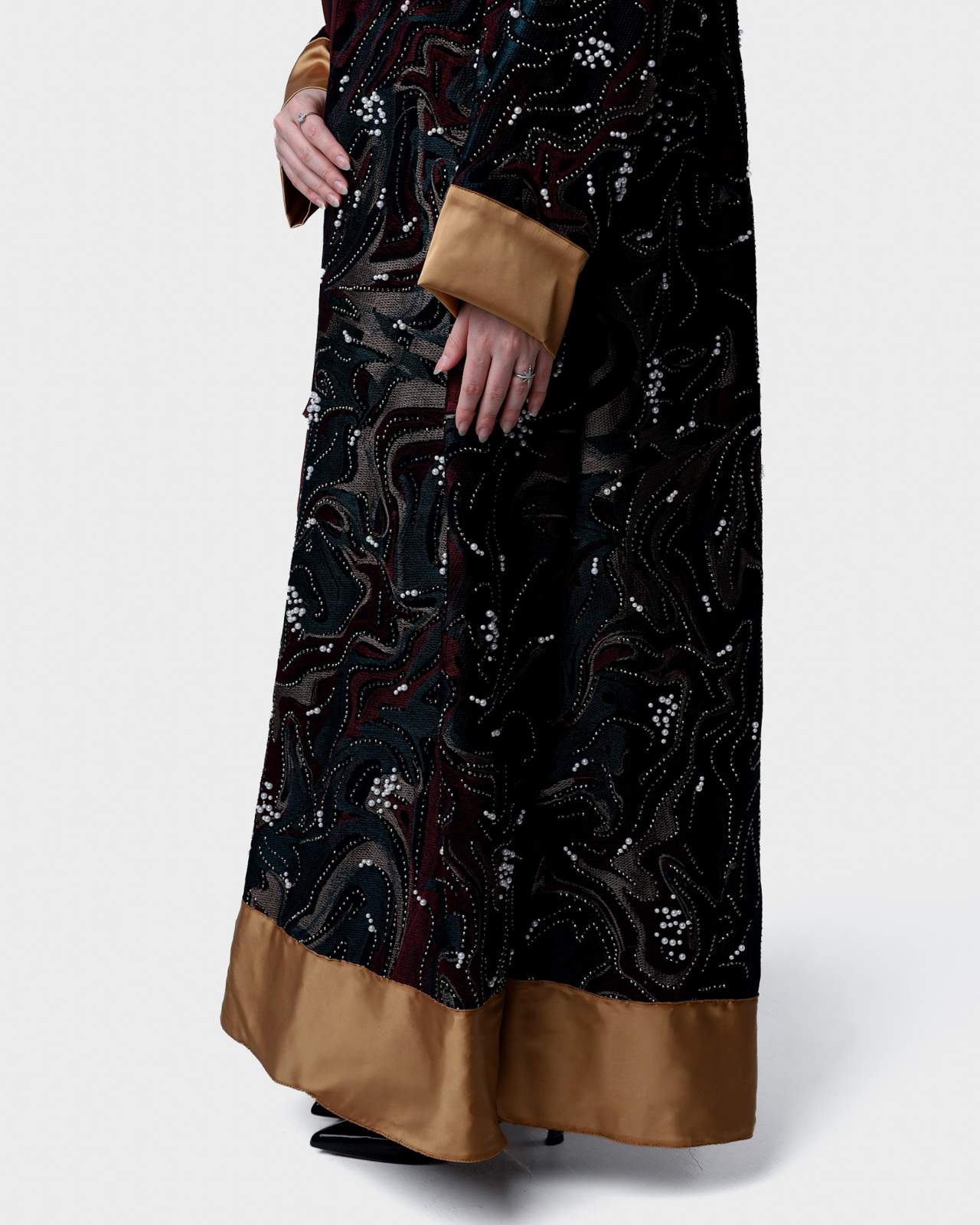 Elegant إليقنت